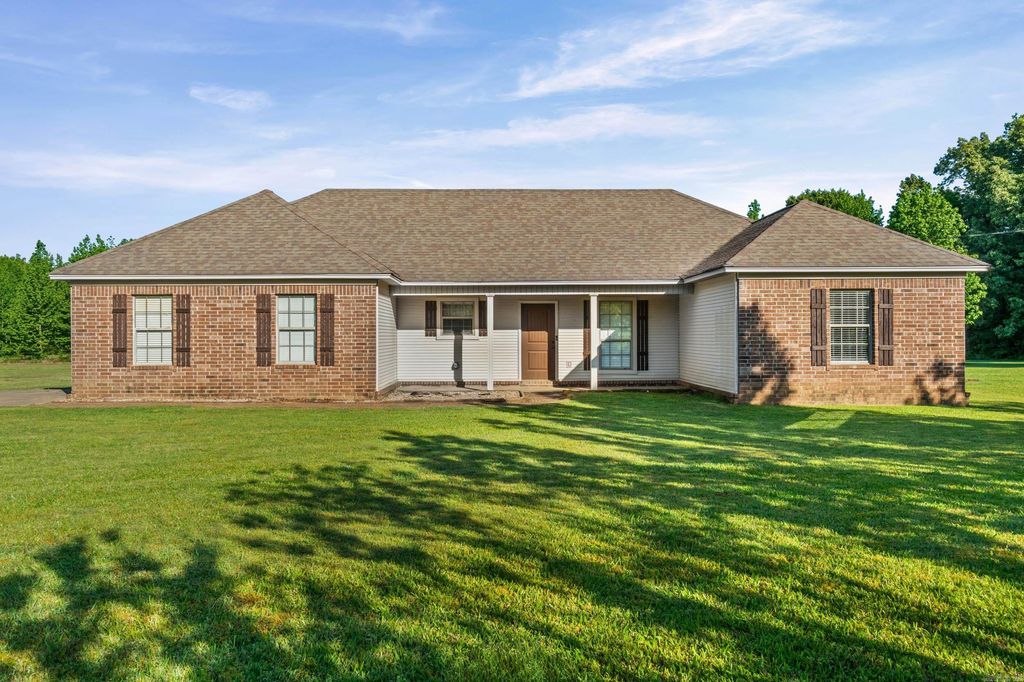137 Langston Lane, Beebe, AR 72012