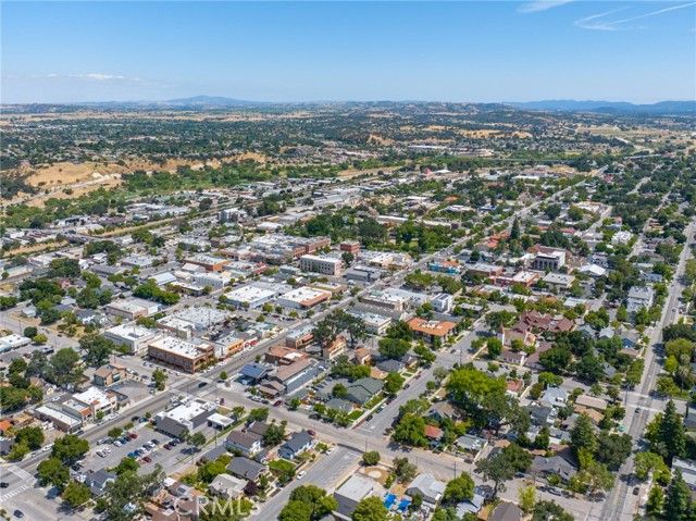 1444 Oak Street, Paso Robles, CA 93446