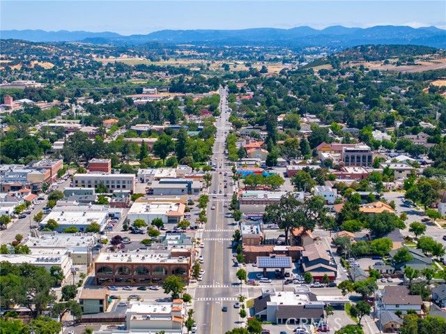 1444 Oak Street, Paso Robles, CA 93446