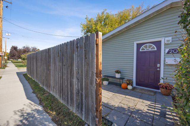 2013 13th Avenue S, Fargo, ND 58103