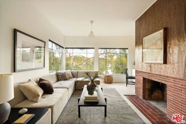 2372 Kenilworth Avenue, Los Angeles, CA 90039