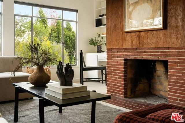 2372 Kenilworth Avenue, Los Angeles, CA 90039