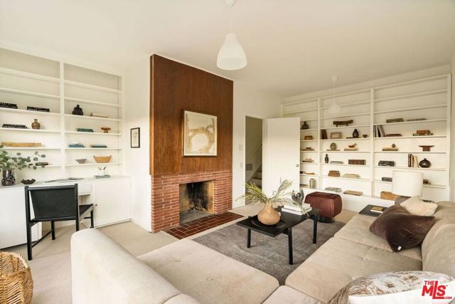 2372 Kenilworth Avenue, Los Angeles, CA 90039