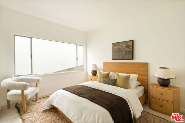 2372 Kenilworth Avenue, Los Angeles, CA 90039