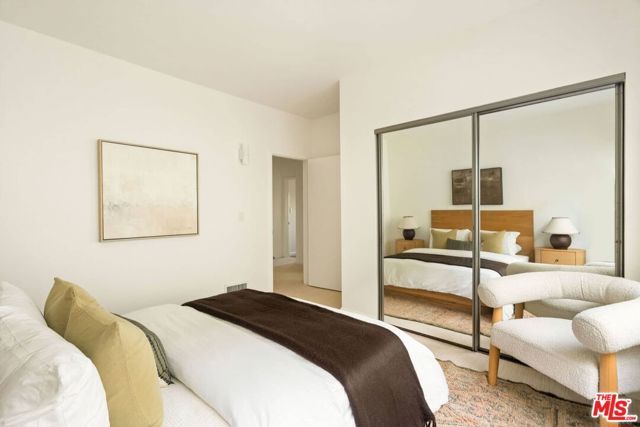 2372 Kenilworth Avenue, Los Angeles, CA 90039