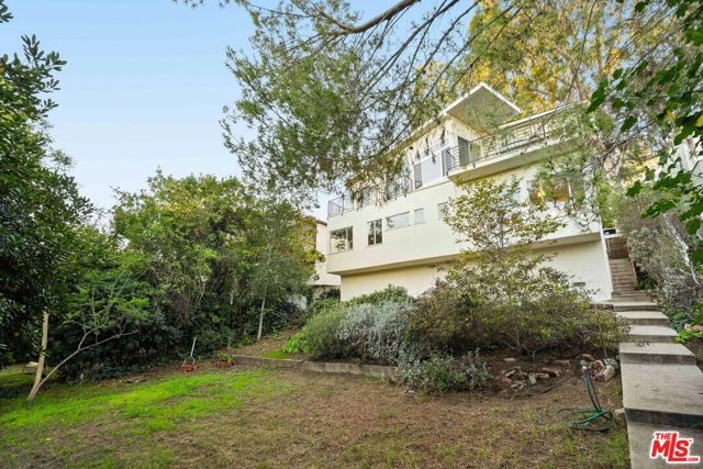 2372 Kenilworth Avenue, Los Angeles, CA 90039