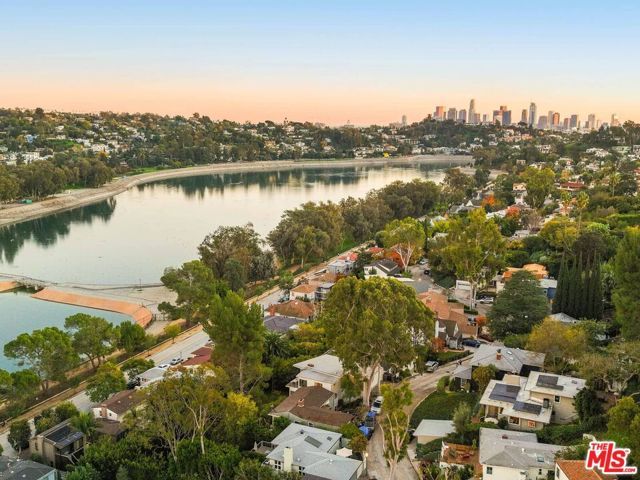 2372 Kenilworth Avenue, Los Angeles, CA 90039