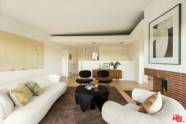 2372 Kenilworth Avenue, Los Angeles, CA 90039