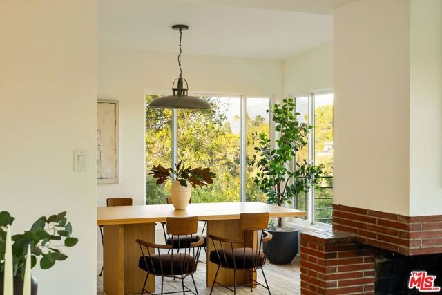 2372 Kenilworth Avenue, Los Angeles, CA 90039