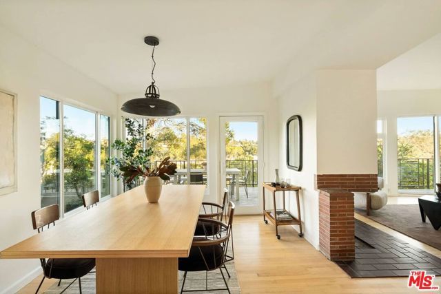 2372 Kenilworth Avenue, Los Angeles, CA 90039