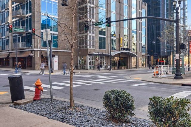 301 Demonbreun St Unit 814, Nashville, TN 37201