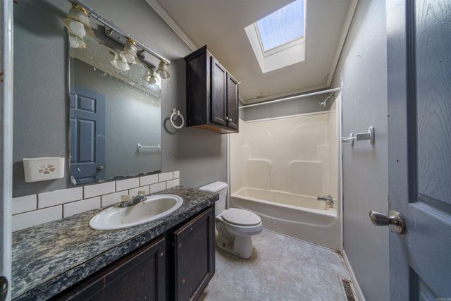 523 E Red Barn Road, Cave City, AR 72521