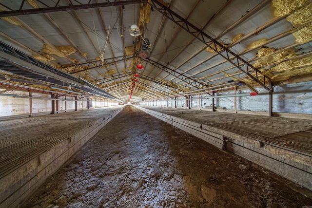 523 E Red Barn Road, Cave City, AR 72521