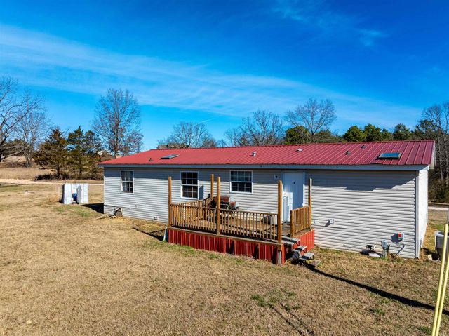 523 E Red Barn Road, Cave City, AR 72521