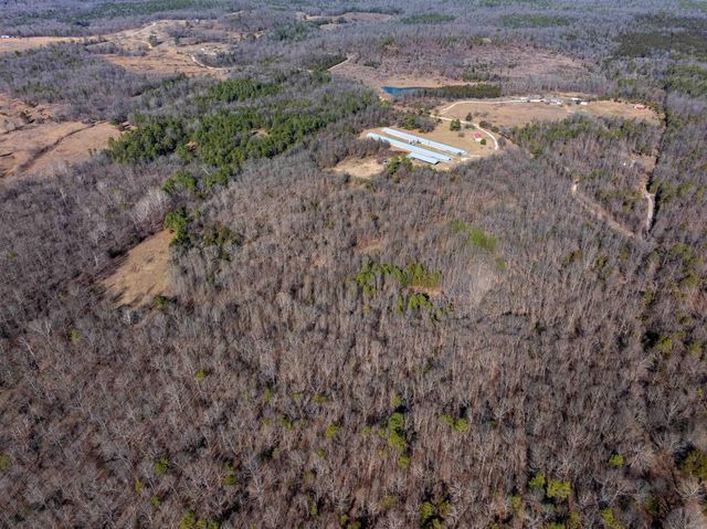 523 E Red Barn Road, Cave City, AR 72521