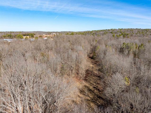 523 E Red Barn Road, Cave City, AR 72521