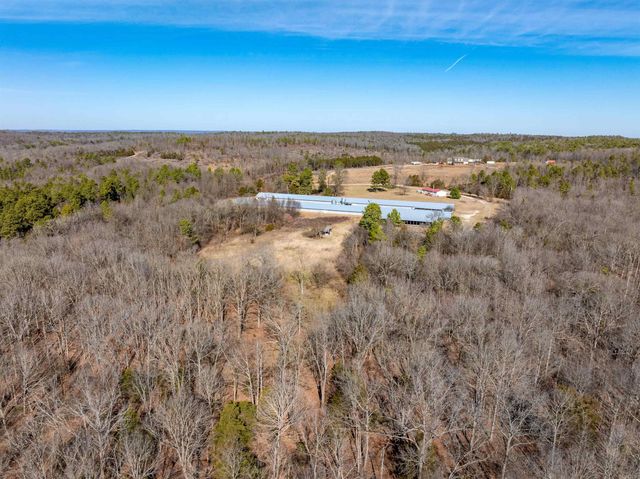 523 E Red Barn Road, Cave City, AR 72521