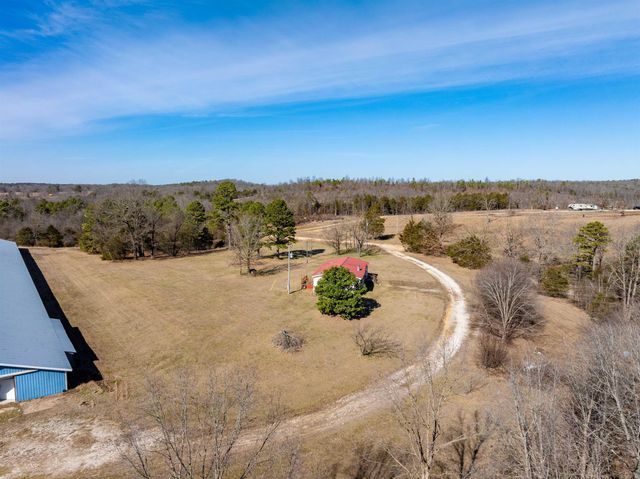 523 E Red Barn Road, Cave City, AR 72521