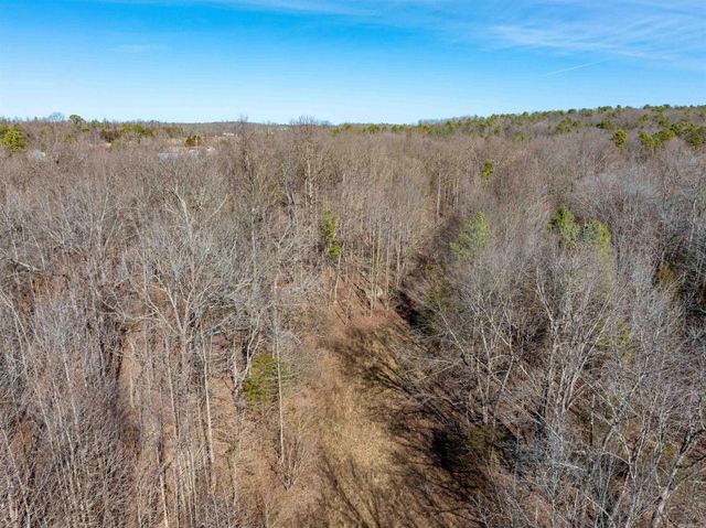 523 E Red Barn Road, Cave City, AR 72521