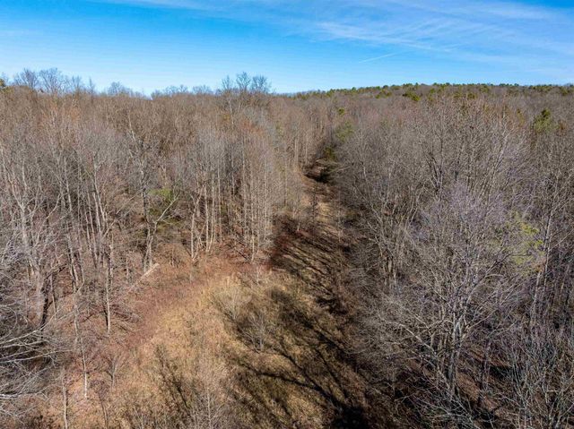 523 E Red Barn Road, Cave City, AR 72521