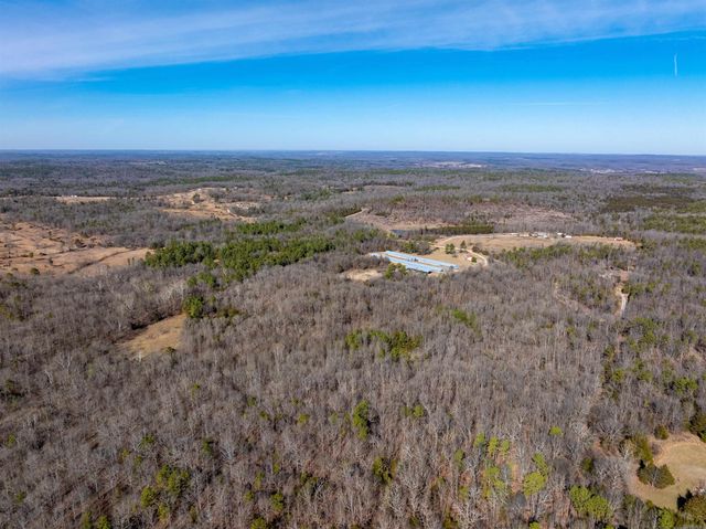 523 E Red Barn Road, Cave City, AR 72521