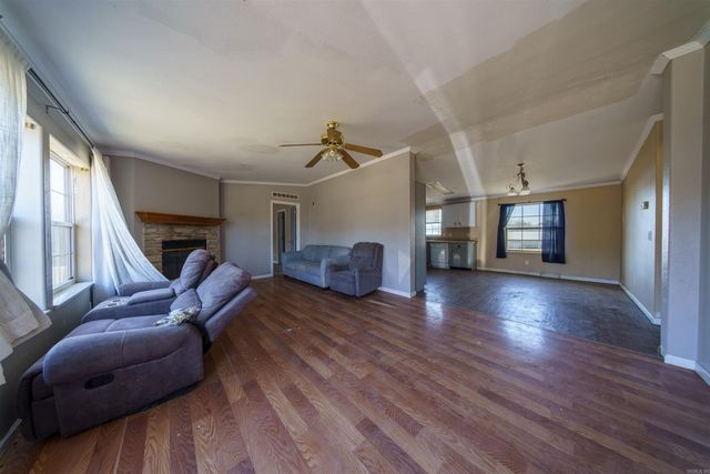 523 E Red Barn Road, Cave City, AR 72521