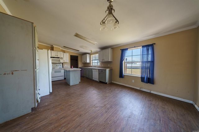 523 E Red Barn Road, Cave City, AR 72521