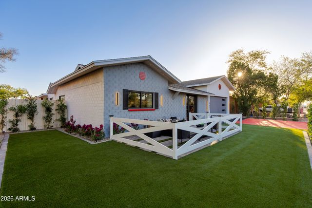 8541 E THOMAS Road, Scottsdale, AZ 85251