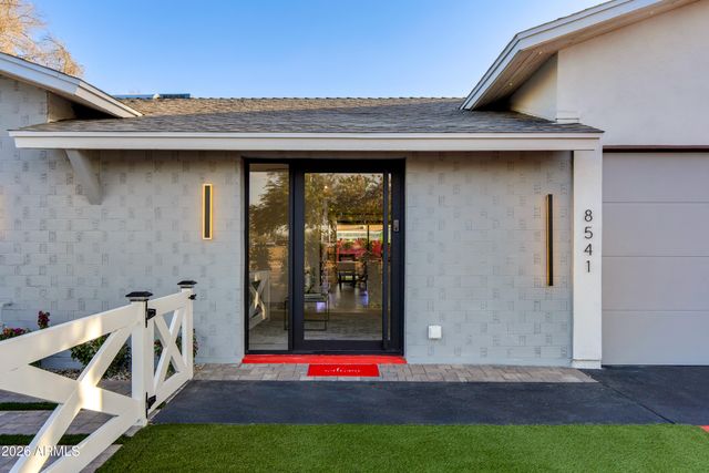 8541 E THOMAS Road, Scottsdale, AZ 85251