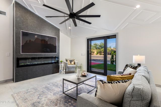 8541 E THOMAS Road, Scottsdale, AZ 85251