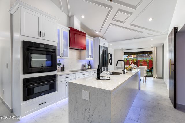 8541 E THOMAS Road, Scottsdale, AZ 85251