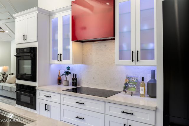 8541 E THOMAS Road, Scottsdale, AZ 85251