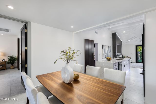 8541 E THOMAS Road, Scottsdale, AZ 85251