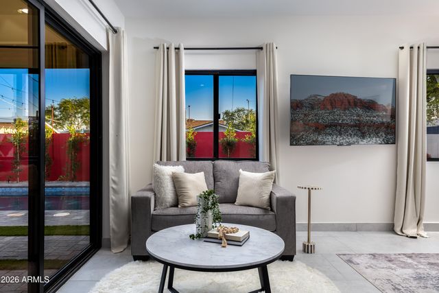 8541 E THOMAS Road, Scottsdale, AZ 85251