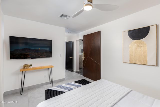 8541 E THOMAS Road, Scottsdale, AZ 85251