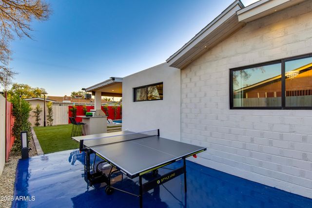 8541 E THOMAS Road, Scottsdale, AZ 85251