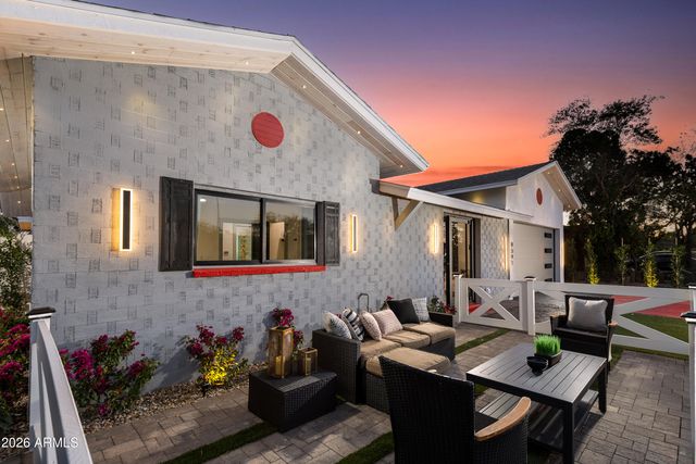 8541 E THOMAS Road, Scottsdale, AZ 85251