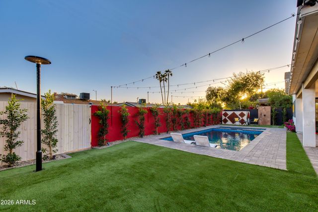 8541 E THOMAS Road, Scottsdale, AZ 85251