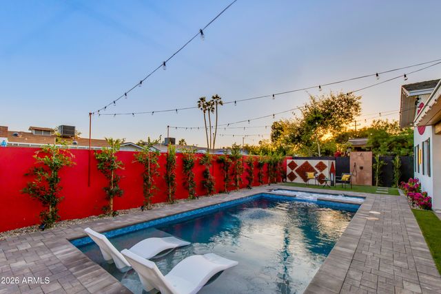 8541 E THOMAS Road, Scottsdale, AZ 85251