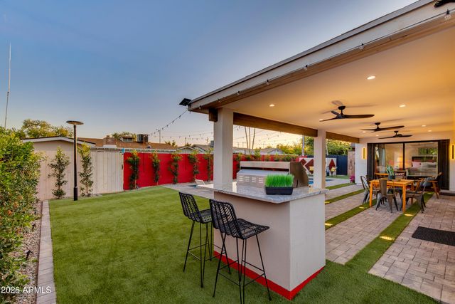 8541 E THOMAS Road, Scottsdale, AZ 85251