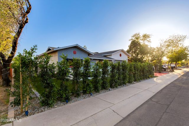 8541 E THOMAS Road, Scottsdale, AZ 85251