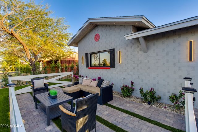 8541 E THOMAS Road, Scottsdale, AZ 85251