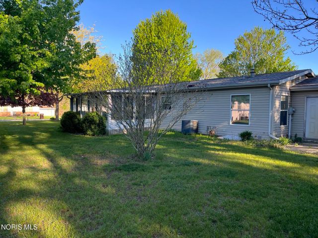 3203 Circle Drive, Delta, OH 43515