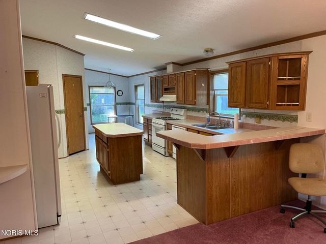 3203 Circle Drive, Delta, OH 43515