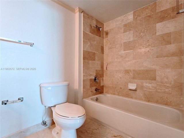 1625 Kennedy Cswy 1207C, North Bay Village, FL 33141