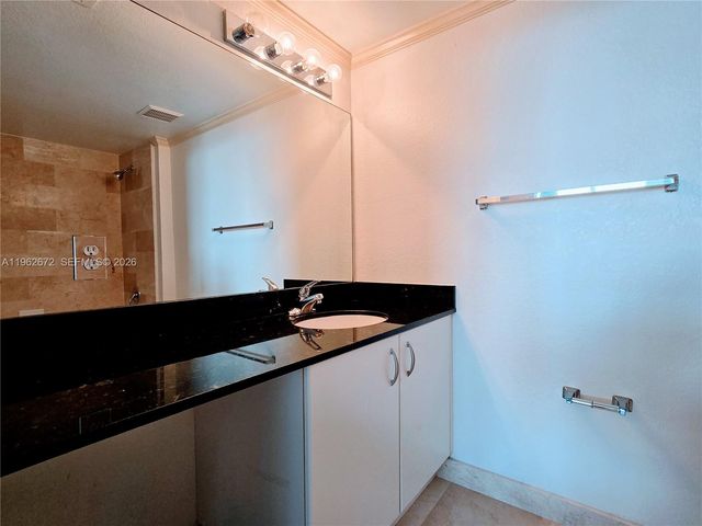 1625 Kennedy Cswy 1207C, North Bay Village, FL 33141