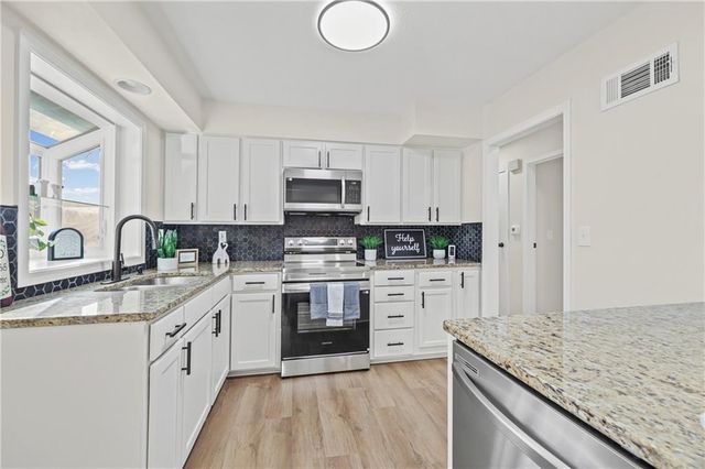 3901 E 107 Terrace, Kansas City, MO 64137