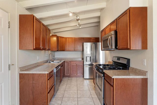 6404 La Cienega Drive, North Highlands, CA 95660