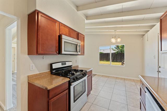 6404 La Cienega Drive, North Highlands, CA 95660
