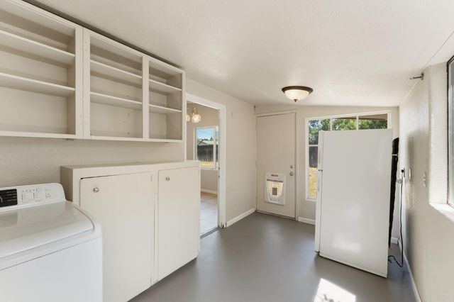 6404 La Cienega Drive, North Highlands, CA 95660